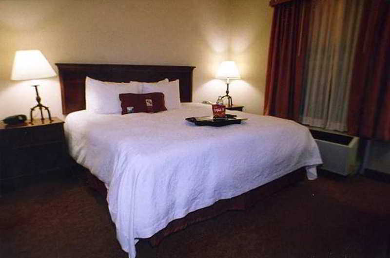 Hampton Inn & Suites Memphis East Germantown Area Room photo